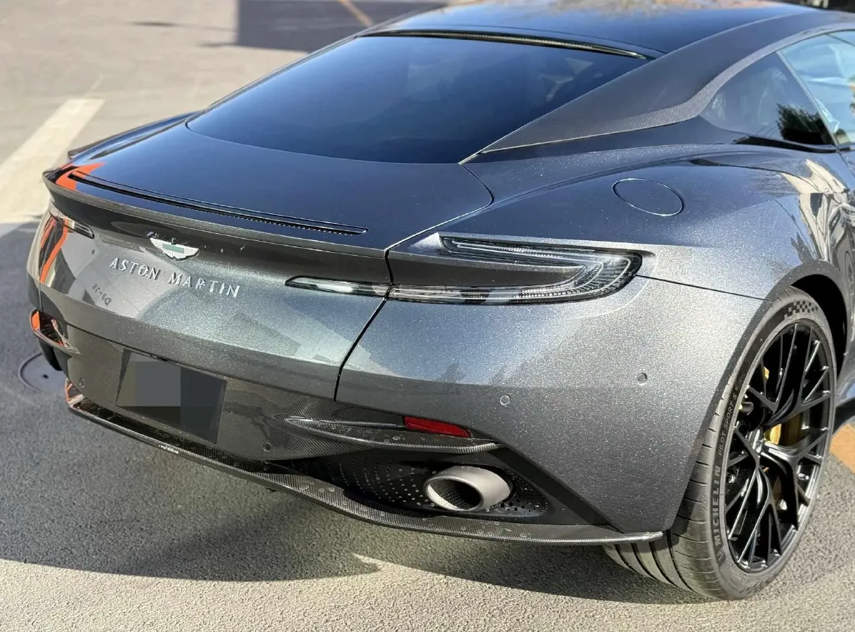 2025 Aston Martin DB12 4.0T 680HP V8 8AT,autocango,china used car exporter,china ev exporter,chinese used car exporter,chinese used ev exporter