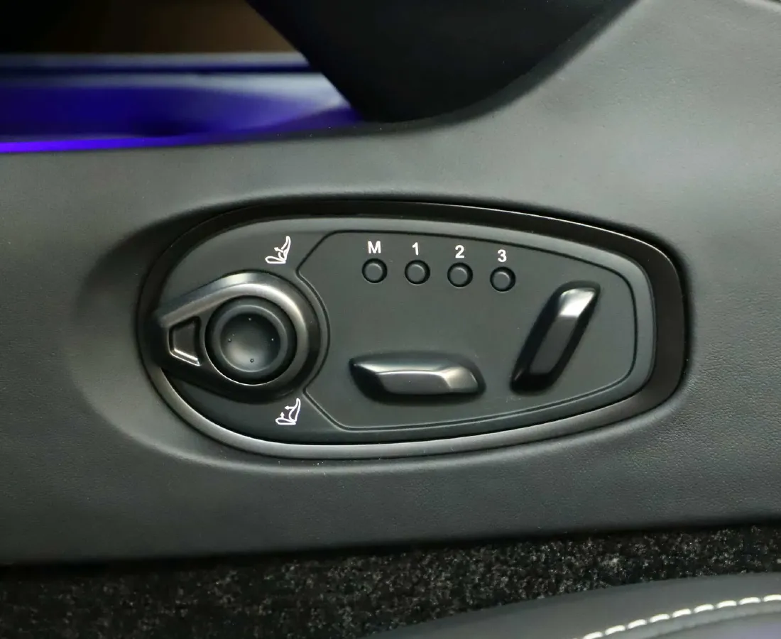 2025 Aston Martin DB12 4.0T 680HP V8 8AT,autocango,china used car exporter,china ev exporter,chinese used car exporter,chinese used ev exporter