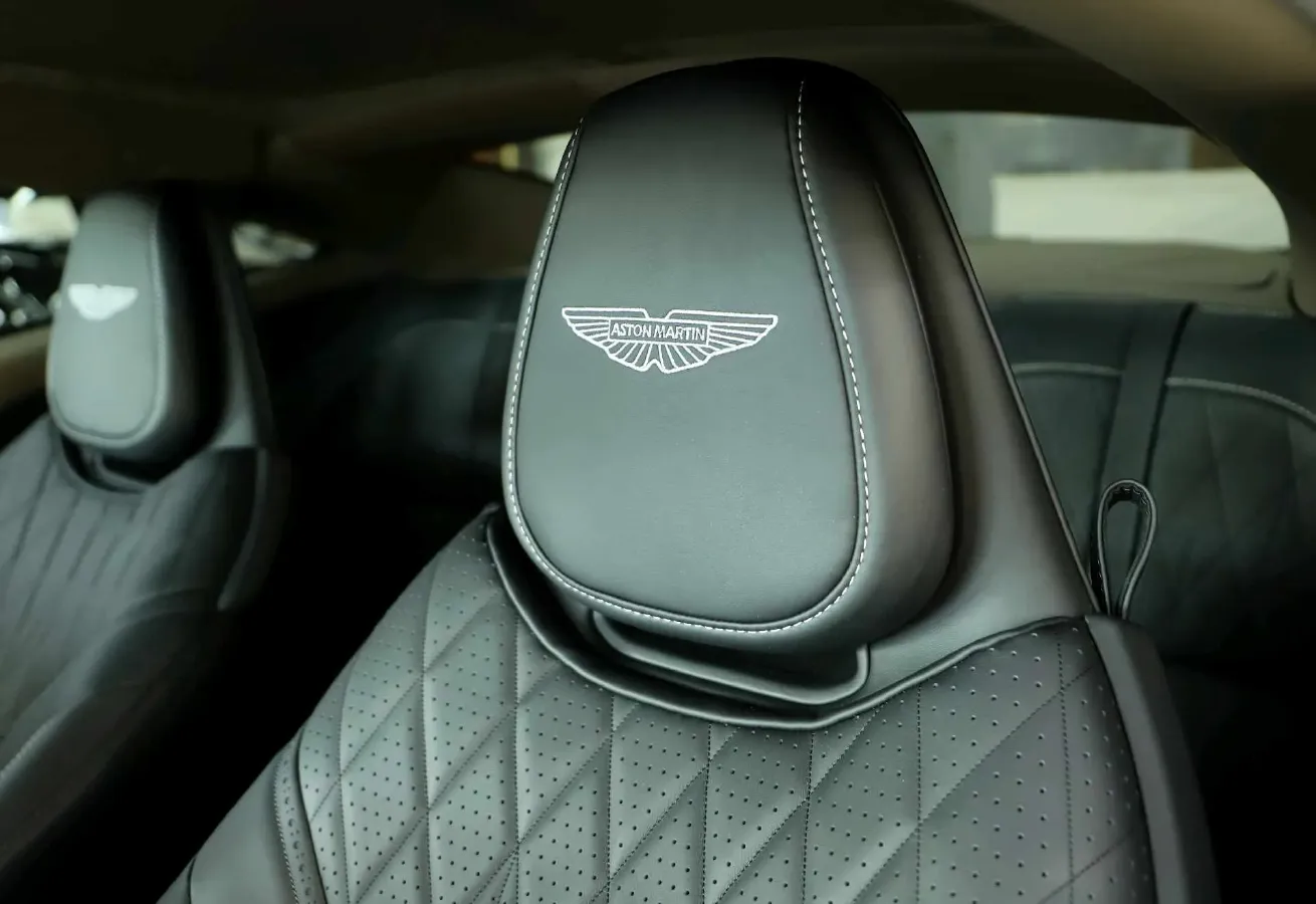 2025 Aston Martin DB12 4.0T 680HP V8 8AT,autocango,china used car exporter,china ev exporter,chinese used car exporter,chinese used ev exporter