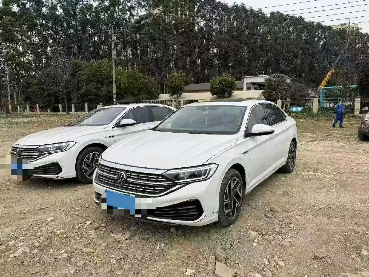 2022 Volkswagen Sagitar 1.2T 116HP L4 7DCT