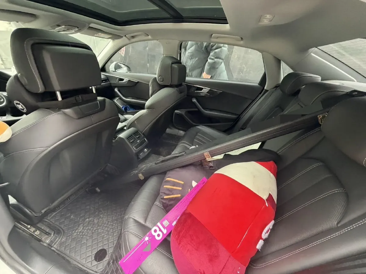 2020 Audi A4L 2.0T 190HP L4 7DCT,autocango,china used car exporter,china ev exporter,chinese used car exporter,chinese used ev exporter