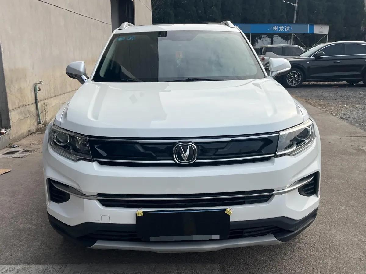 2019 ChangAn CS35 Plus 1.6L 128HP L4 6AT,autocango,china used car exporter,china ev exporter,chinese used car exporter,chinese used ev exporter