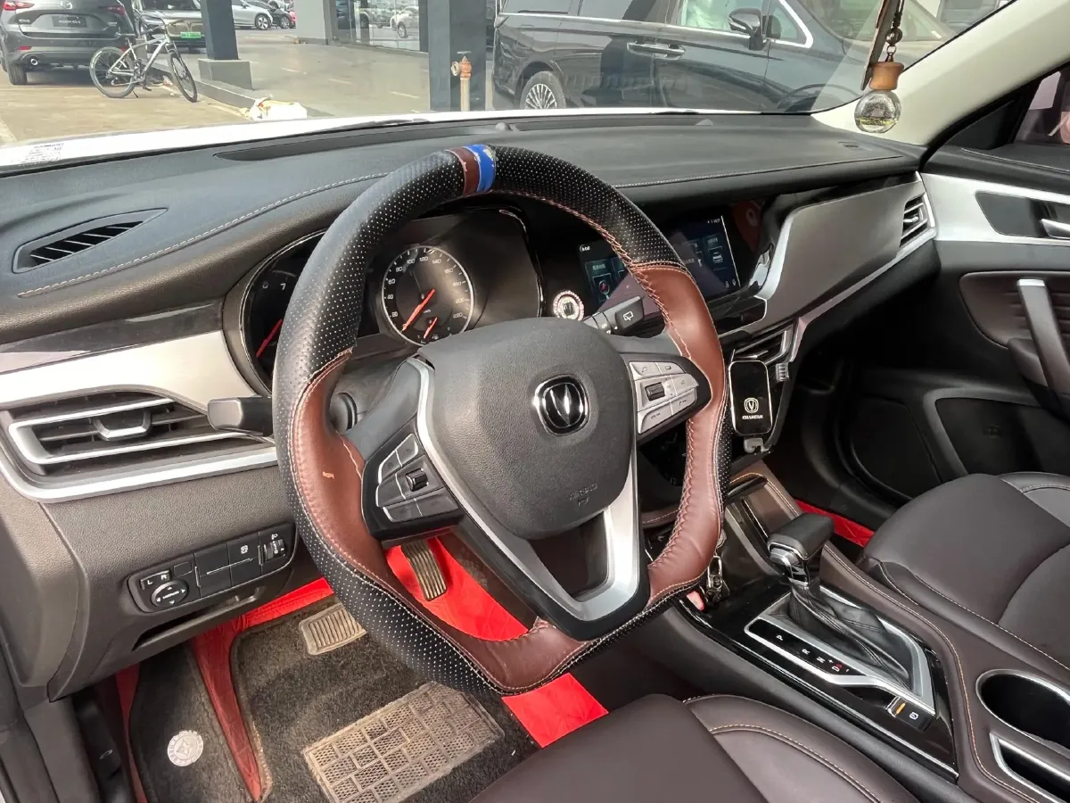 2019 ChangAn CS35 Plus 1.6L 128HP L4 6AT,autocango,china used car exporter,china ev exporter,chinese used car exporter,chinese used ev exporter