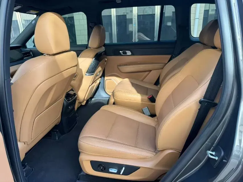 2021 Li ONE Range Extended 131HP REEV 40.5KWH,autocango,china used car exporter,china ev exporter,chinese used car exporter,chinese used ev exporter