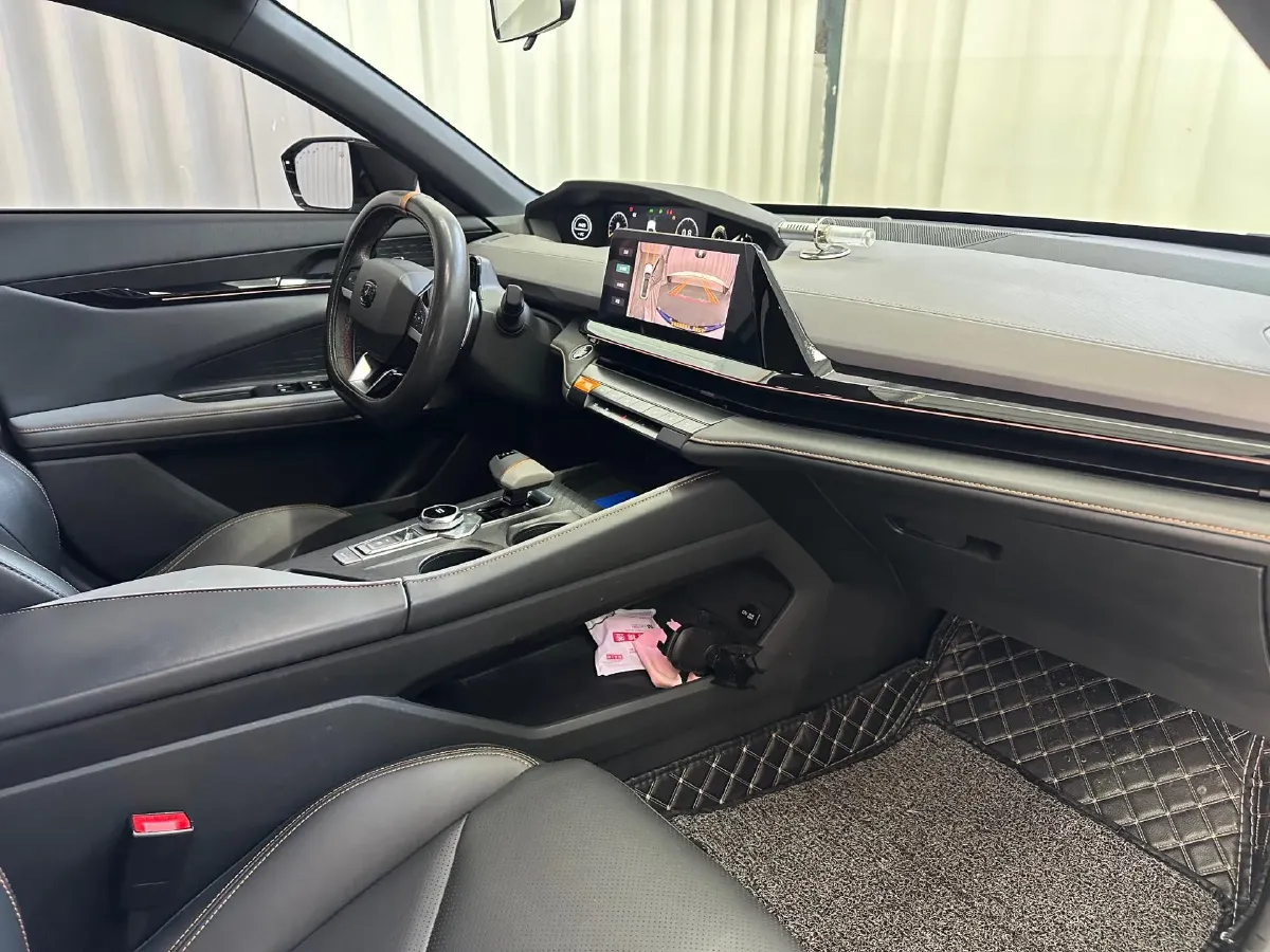 2022 ChangAn UNI-V 1.5T 188HP L4 7DCT,autocango,china used car exporter,china ev exporter,chinese used car exporter,chinese used ev exporter