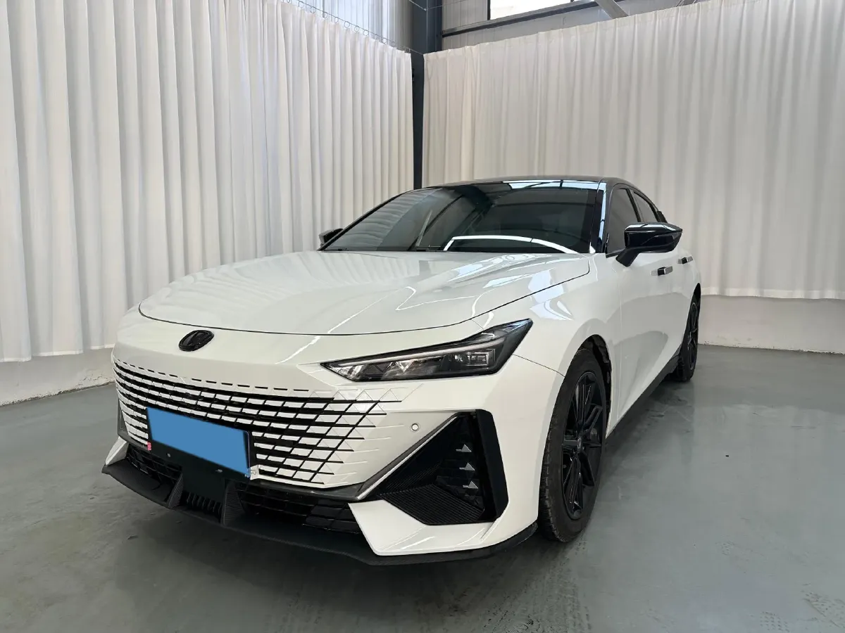 2022 ChangAn UNI-V 1.5T 188HP L4 7DCT,autocango,china used car exporter,china ev exporter,chinese used car exporter,chinese used ev exporter