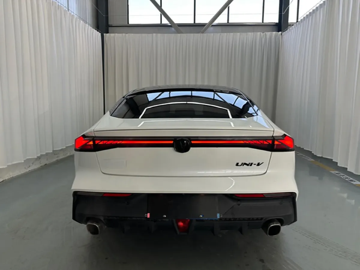 2022 ChangAn UNI-V 1.5T 188HP L4 7DCT,autocango,china used car exporter,china ev exporter,chinese used car exporter,chinese used ev exporter