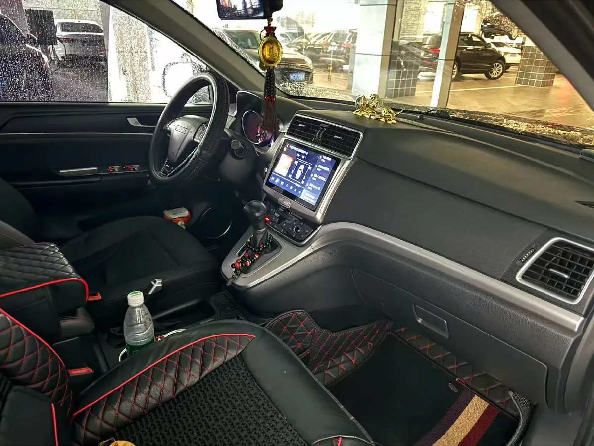 2019 Haval M6 1.5T 150HP L4 7DCT,autocango,china used car exporter,china ev exporter,chinese used car exporter,chinese used ev exporter