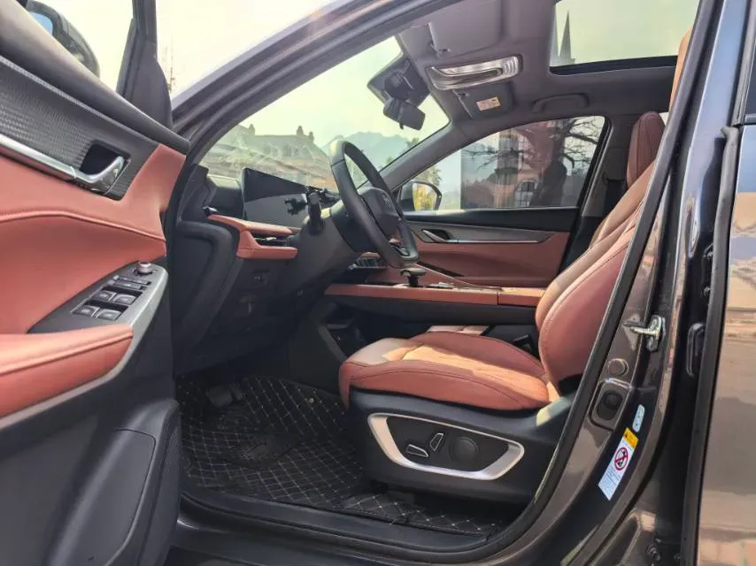 2024 ChangAn CS75 Plus 1.5T 188HP L4 8AT,autocango,china used car exporter,china ev exporter,chinese used car exporter,chinese used ev exporter