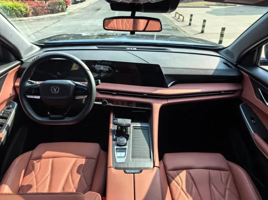 2024 ChangAn CS75 Plus 1.5T 188HP L4 8AT,autocango,china used car exporter,china ev exporter,chinese used car exporter,chinese used ev exporter