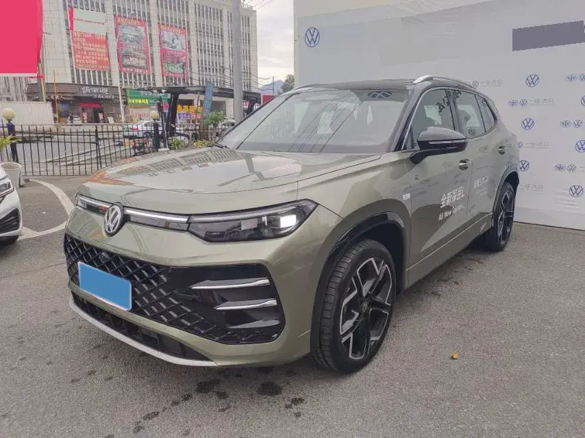 2026 Volkswagen Tayron 2.0T 220HP L4 7DCT