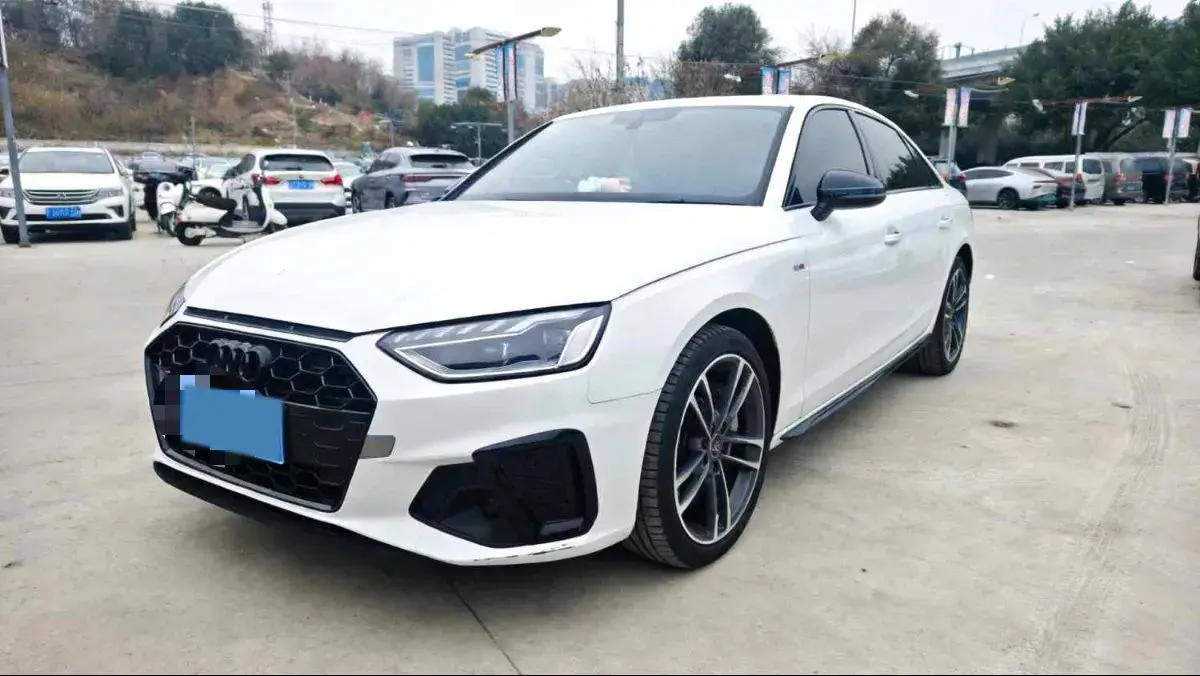 2023 Audi A4L 2.0T 190HP L4 7DCT