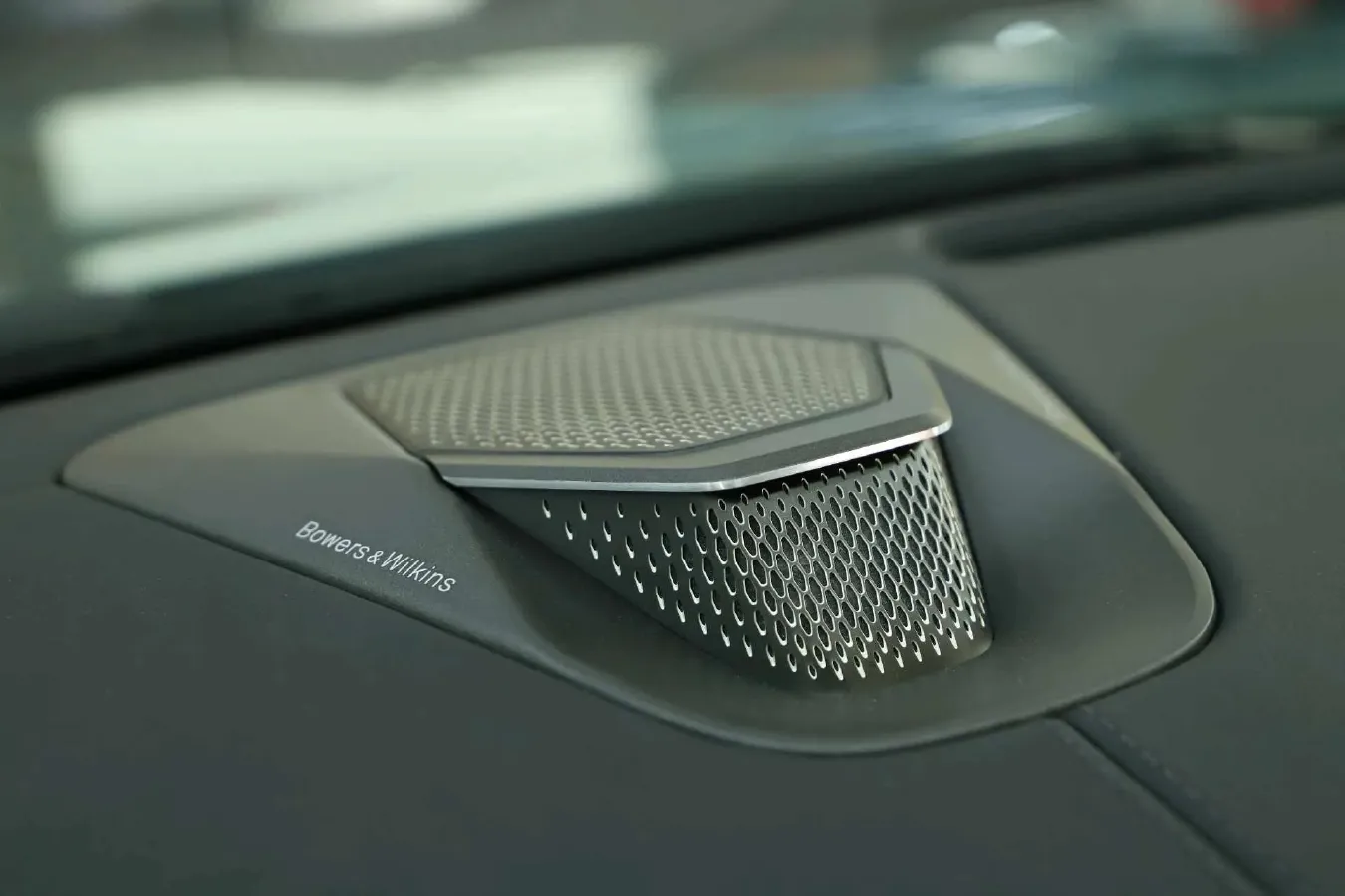 2025 Aston Martin DB12 4.0T 680HP V8 8AT,autocango,china used car exporter,china ev exporter,chinese used car exporter,chinese used ev exporter