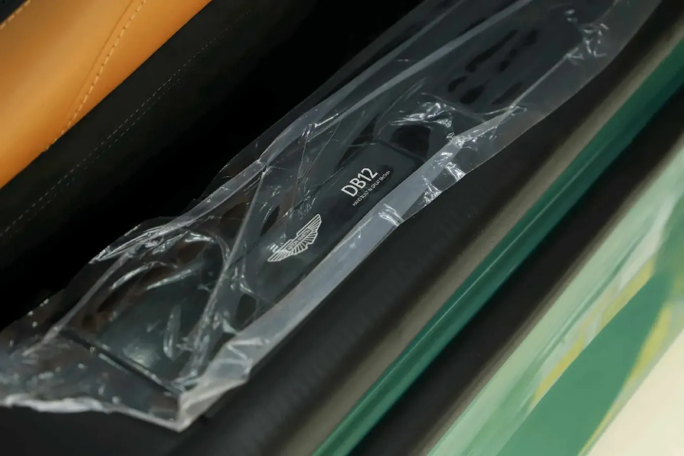 2025 Aston Martin DB12 4.0T 680HP V8 8AT,autocango,china used car exporter,china ev exporter,chinese used car exporter,chinese used ev exporter