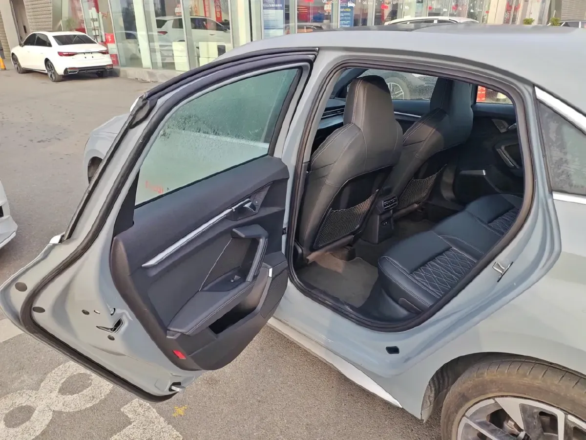 2025 Audi A3 1.5T 160HP L4 7DCT,autocango,china used car exporter,china ev exporter,chinese used car exporter,chinese used ev exporter