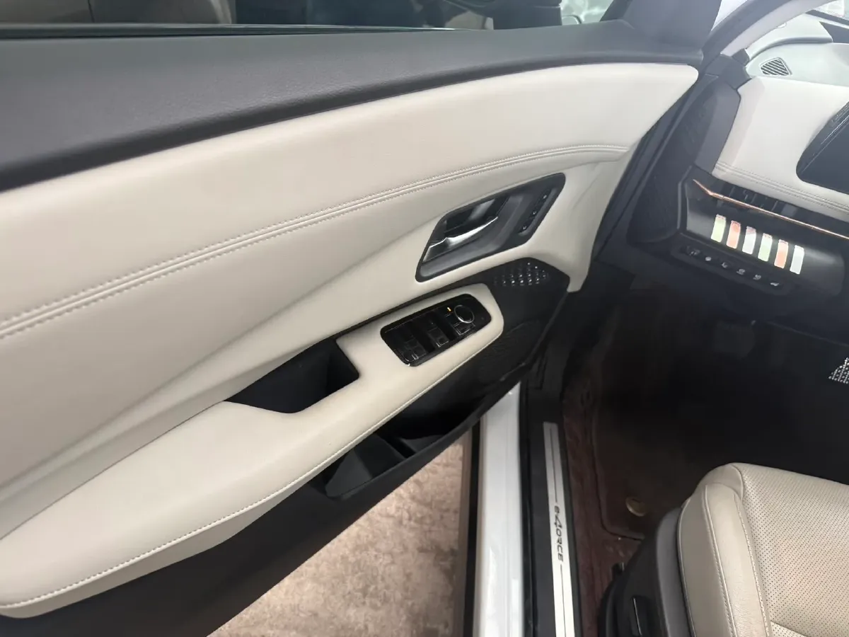 2024 Volkswagen CC 2.0T 220HP L4 7DCT,autocango,china used car exporter,china ev exporter,chinese used car exporter,chinese used ev exporter