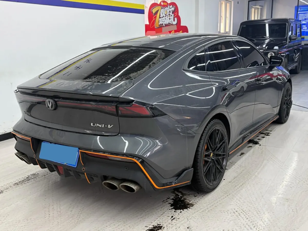 2022 ChangAn UNI-V 1.5T 188HP L4 7DCT,autocango,china used car exporter,china ev exporter,chinese used car exporter,chinese used ev exporter