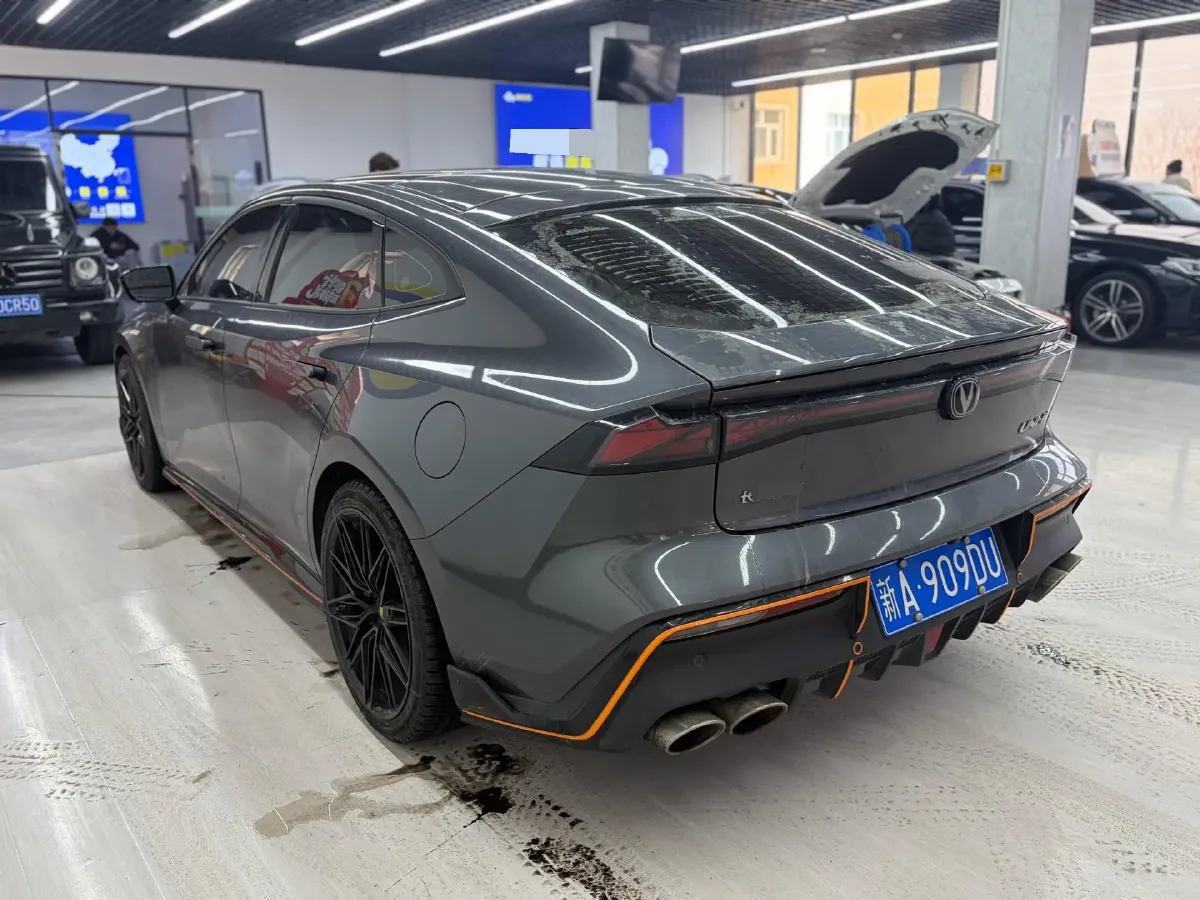 2022 ChangAn UNI-V 1.5T 188HP L4 7DCT,autocango,china used car exporter,china ev exporter,chinese used car exporter,chinese used ev exporter