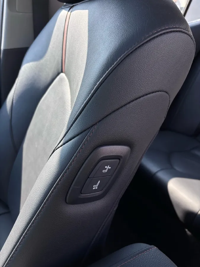 2019 Toyota Camry 2.0L 178HP L4 CVT,autocango,china used car exporter,china ev exporter,chinese used car exporter,chinese used ev exporter