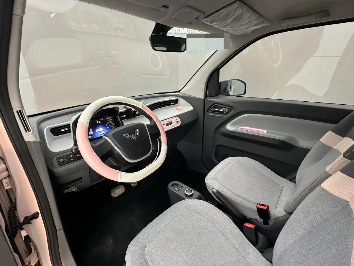 2021 WuLing HongGuang MINI EV BEV 13.9KWH,autocango,china used car exporter,china ev exporter,chinese used car exporter,chinese used ev exporter