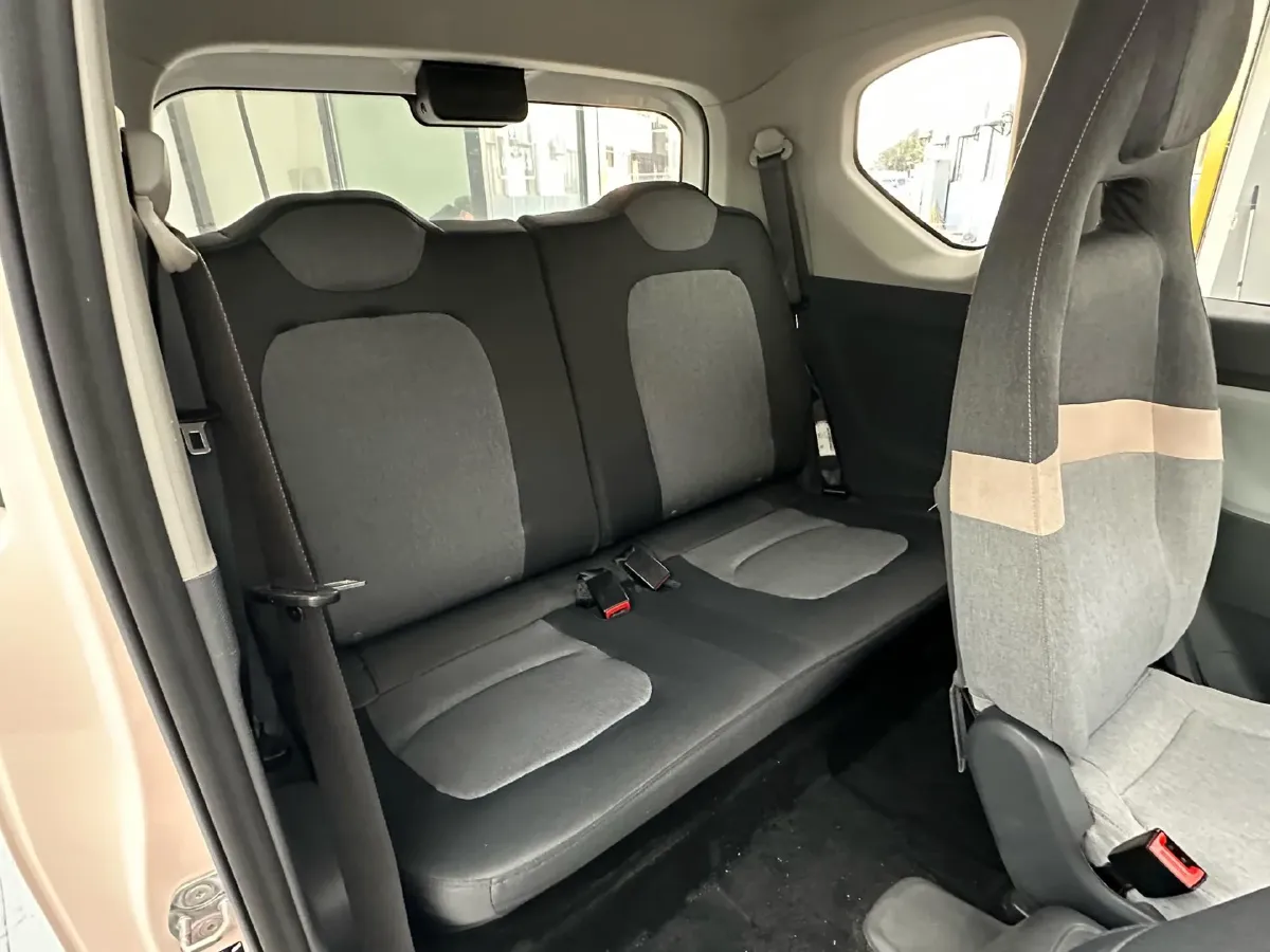 2021 WuLing HongGuang MINI EV BEV 13.9KWH,autocango,china used car exporter,china ev exporter,chinese used car exporter,chinese used ev exporter