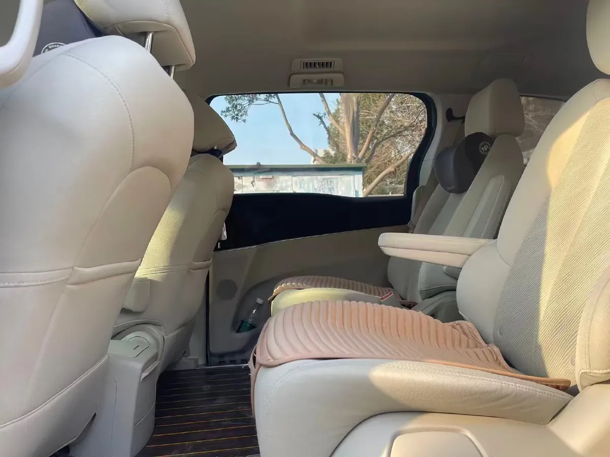 2023 Buick GL8 2.0T 237HP L4 9AT,autocango,china used car exporter,china ev exporter,chinese used car exporter,chinese used ev exporter