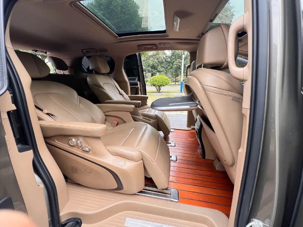 2021 Buick GL8 2.0T 237HP L4 9AT,autocango,china used car exporter,china ev exporter,chinese used car exporter,chinese used ev exporter