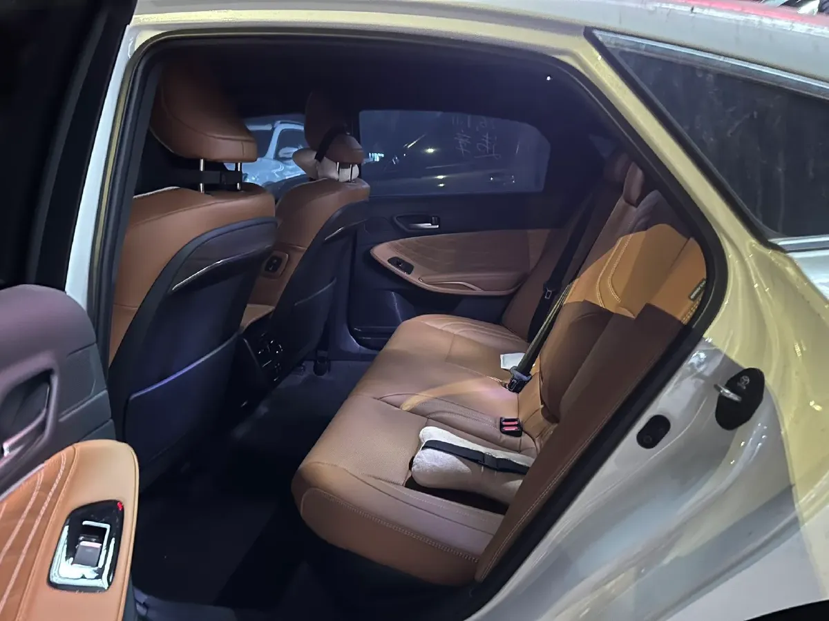 2024 Toyota Avalon 2.5L 185HP L4 E-CVT Hybrid,autocango,china used car exporter,china ev exporter,chinese used car exporter,chinese used ev exporter