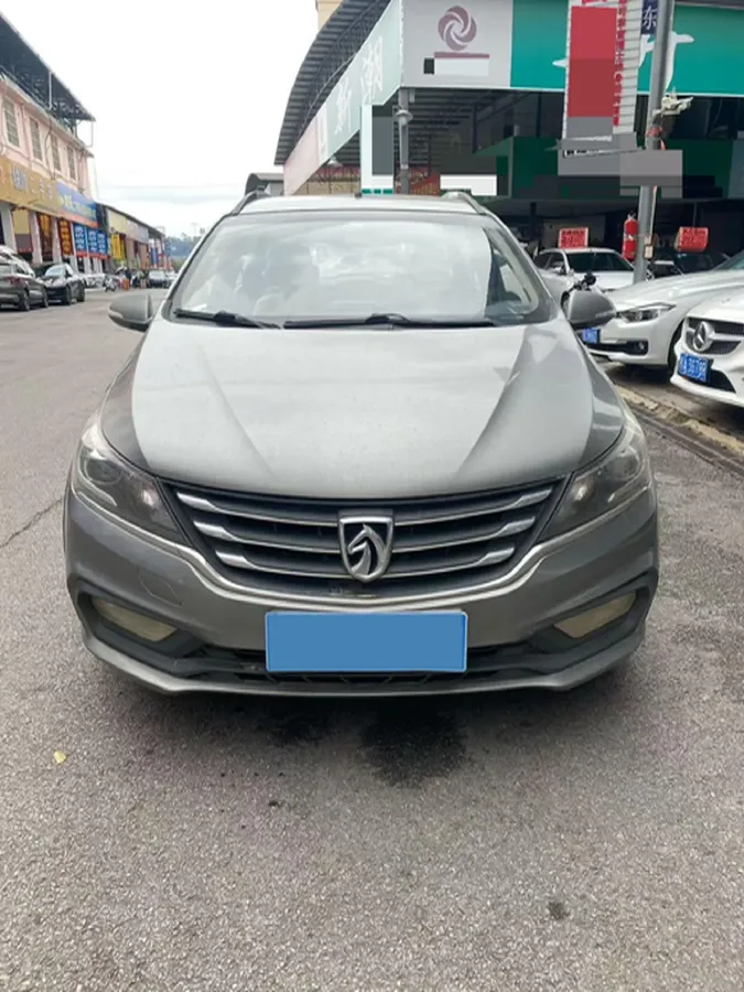2017 BaoJun 310W 1.5L 112HP L4 6MT,autocango,china used car exporter,china ev exporter,chinese used car exporter,chinese used ev exporter