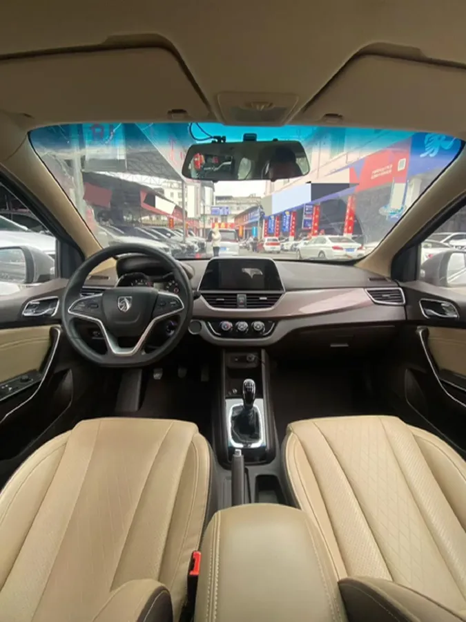 2017 BaoJun 310W 1.5L 112HP L4 6MT,autocango,china used car exporter,china ev exporter,chinese used car exporter,chinese used ev exporter