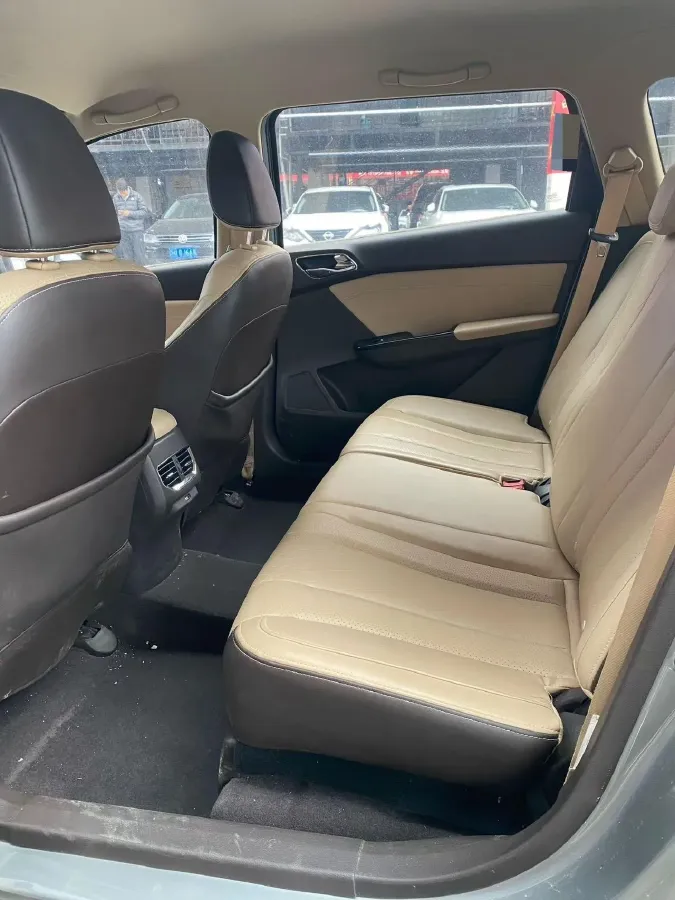 2017 BaoJun 310W 1.5L 112HP L4 6MT,autocango,china used car exporter,china ev exporter,chinese used car exporter,chinese used ev exporter