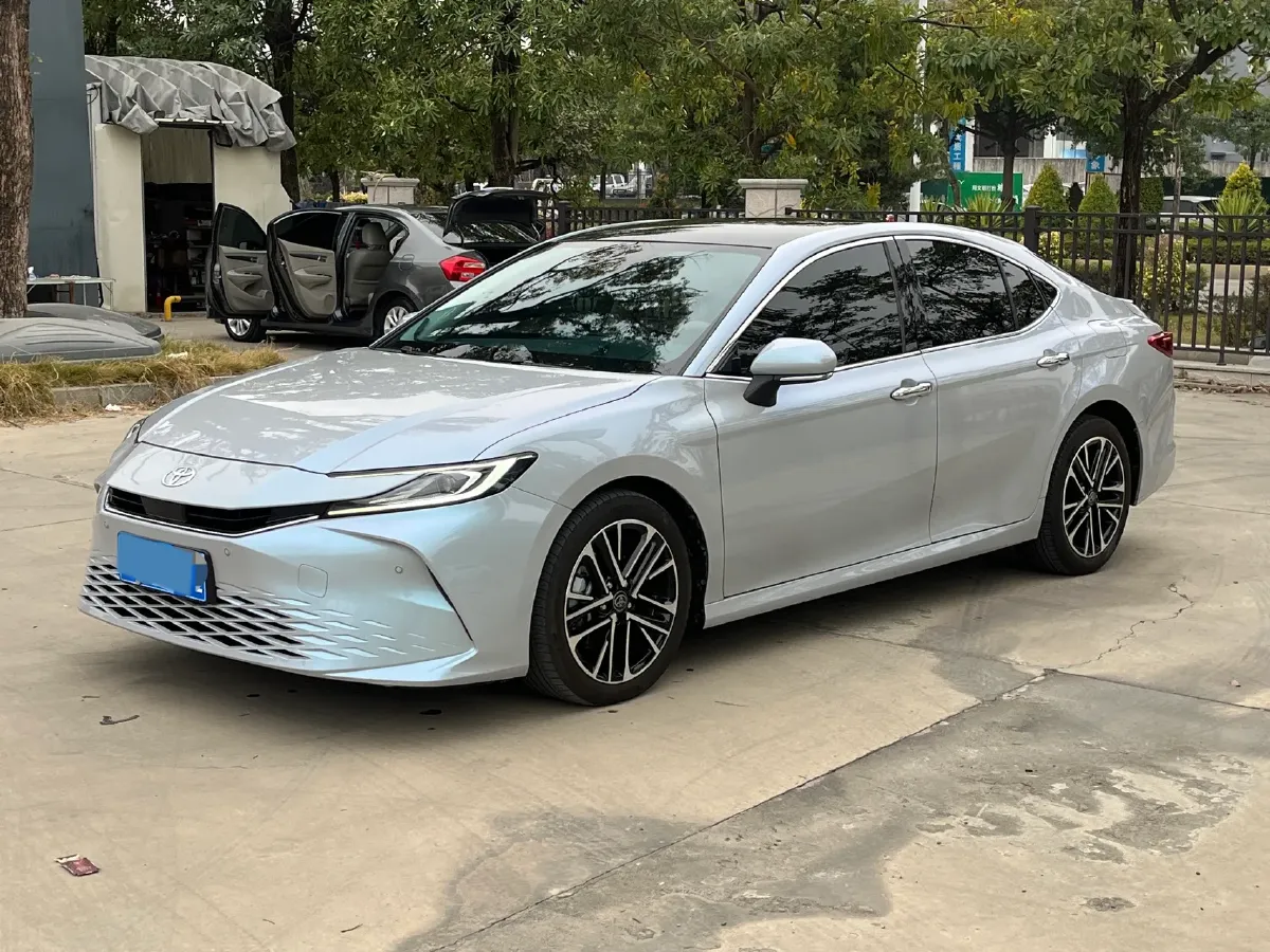 2024 Toyota Camry 2.0L 152HP L4 E-CVT Hybrid,autocango,china used car exporter,china ev exporter,chinese used car exporter,chinese used ev exporter