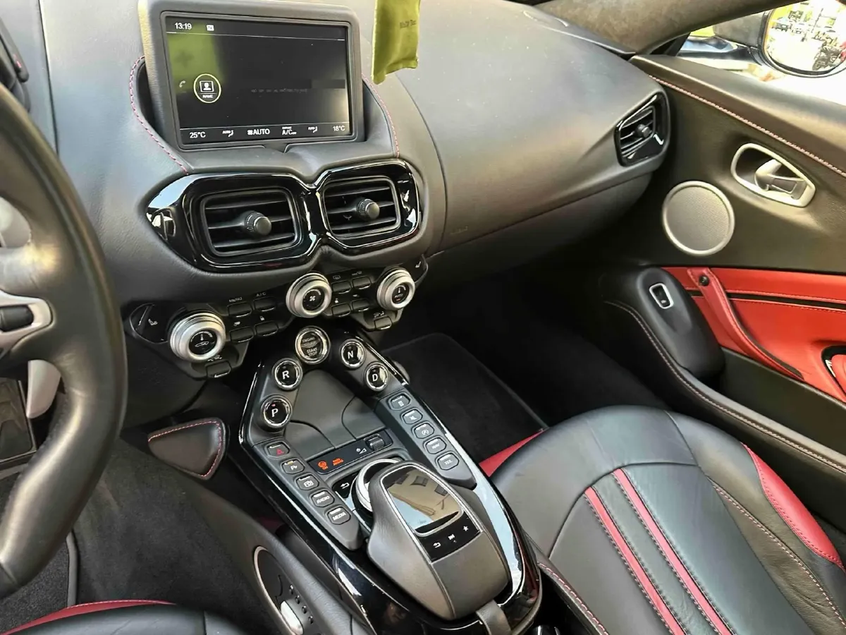 2020 Aston Martin V8 Vantage 4.0T 510HP V8 8AT,autocango,china used car exporter,china ev exporter,chinese used car exporter,chinese used ev exporter