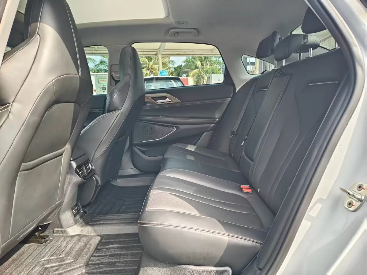 2021 ChangAn UNI-K 2.0T 233HP L4 8AT,autocango,china used car exporter,china ev exporter,chinese used car exporter,chinese used ev exporter