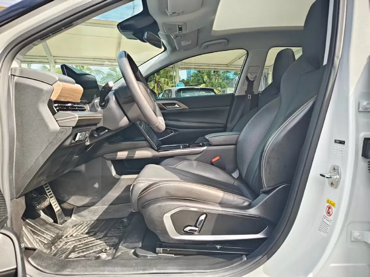 2021 ChangAn UNI-K 2.0T 233HP L4 8AT,autocango,china used car exporter,china ev exporter,chinese used car exporter,chinese used ev exporter