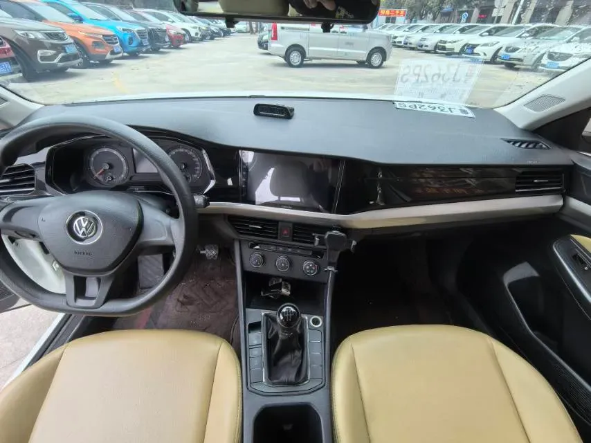 2019 MAXUS XinTu V80 2.5T 136HP L4 6MT,autocango,china used car exporter,china ev exporter,chinese used car exporter,chinese used ev exporter