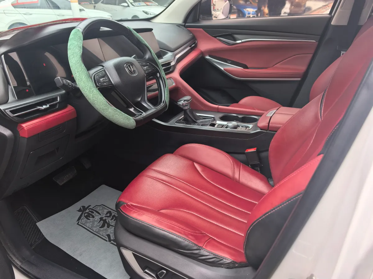 2022 ChangAn CS75 Plus 1.5T 178HP L4 6AT,autocango,china used car exporter,china ev exporter,chinese used car exporter,chinese used ev exporter