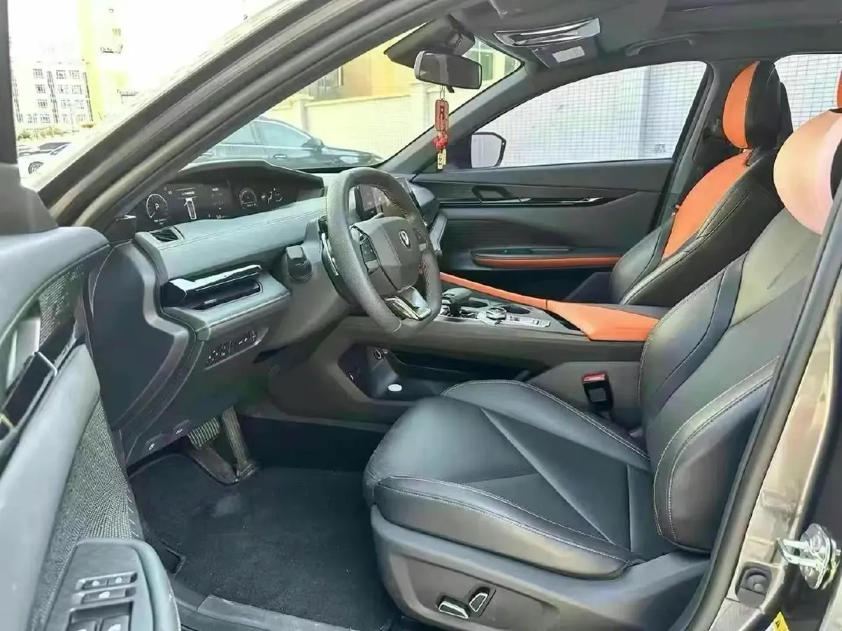 2023 ChangAn UNI-V 1.5T 188HP L4 7DCT,autocango,china used car exporter,china ev exporter,chinese used car exporter,chinese used ev exporter