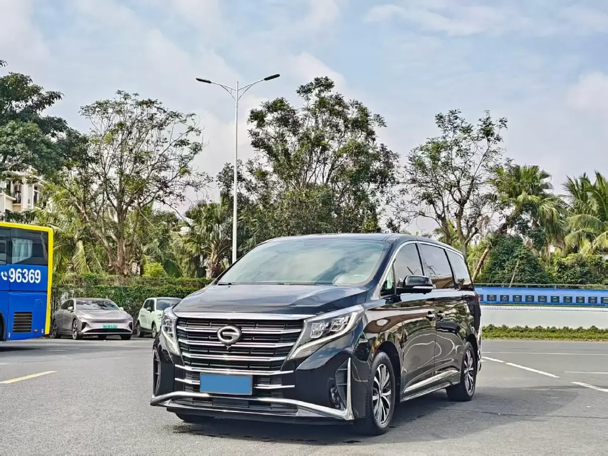 2021 GAC Trumpchi M8 2.0T 252HP L4 8AT
