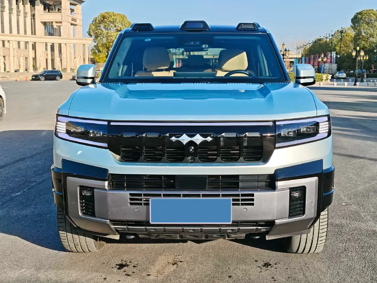 2025 FangChengBao Bao 8 2.0T 245HP L4 E-CVT PHEV 36.8KWH,autocango,china used car exporter,china ev exporter,chinese used car exporter,chinese used ev exporter