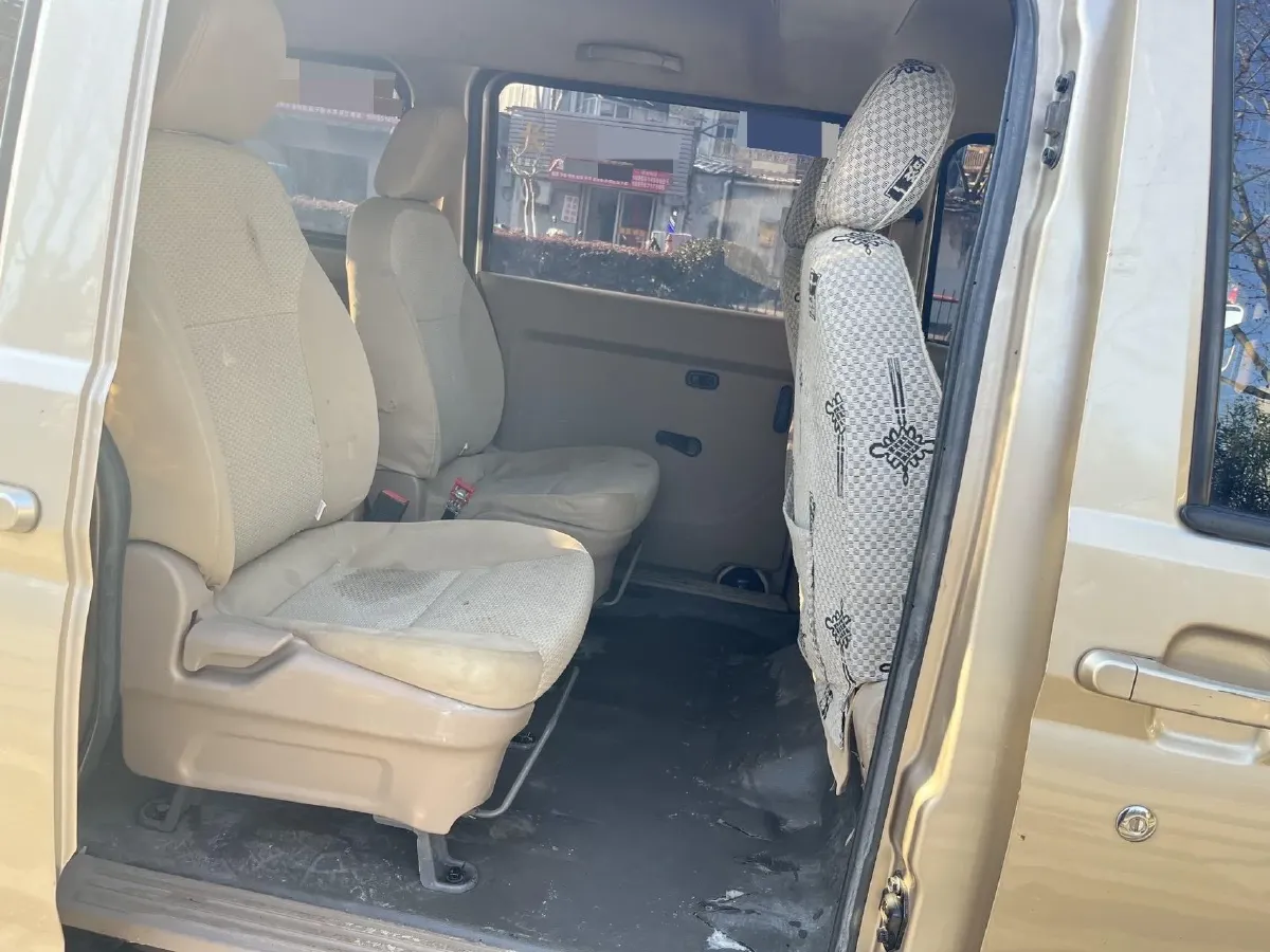 2014 WuLing RongGuang 1.5L 107HP L4 5MT,autocango,china used car exporter,china ev exporter,chinese used car exporter,chinese used ev exporter