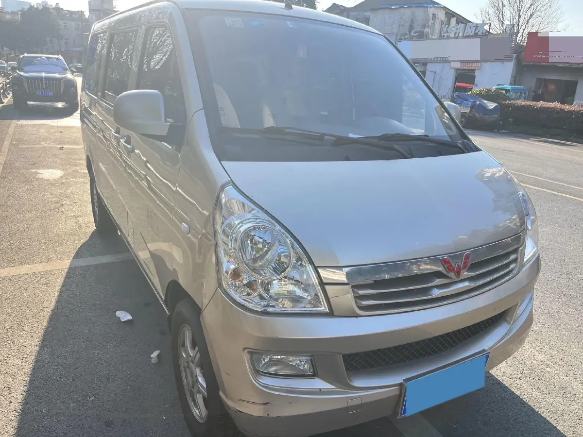2014 WuLing RongGuang 1.5L 107HP L4 5MT,autocango,china used car exporter,china ev exporter,chinese used car exporter,chinese used ev exporter