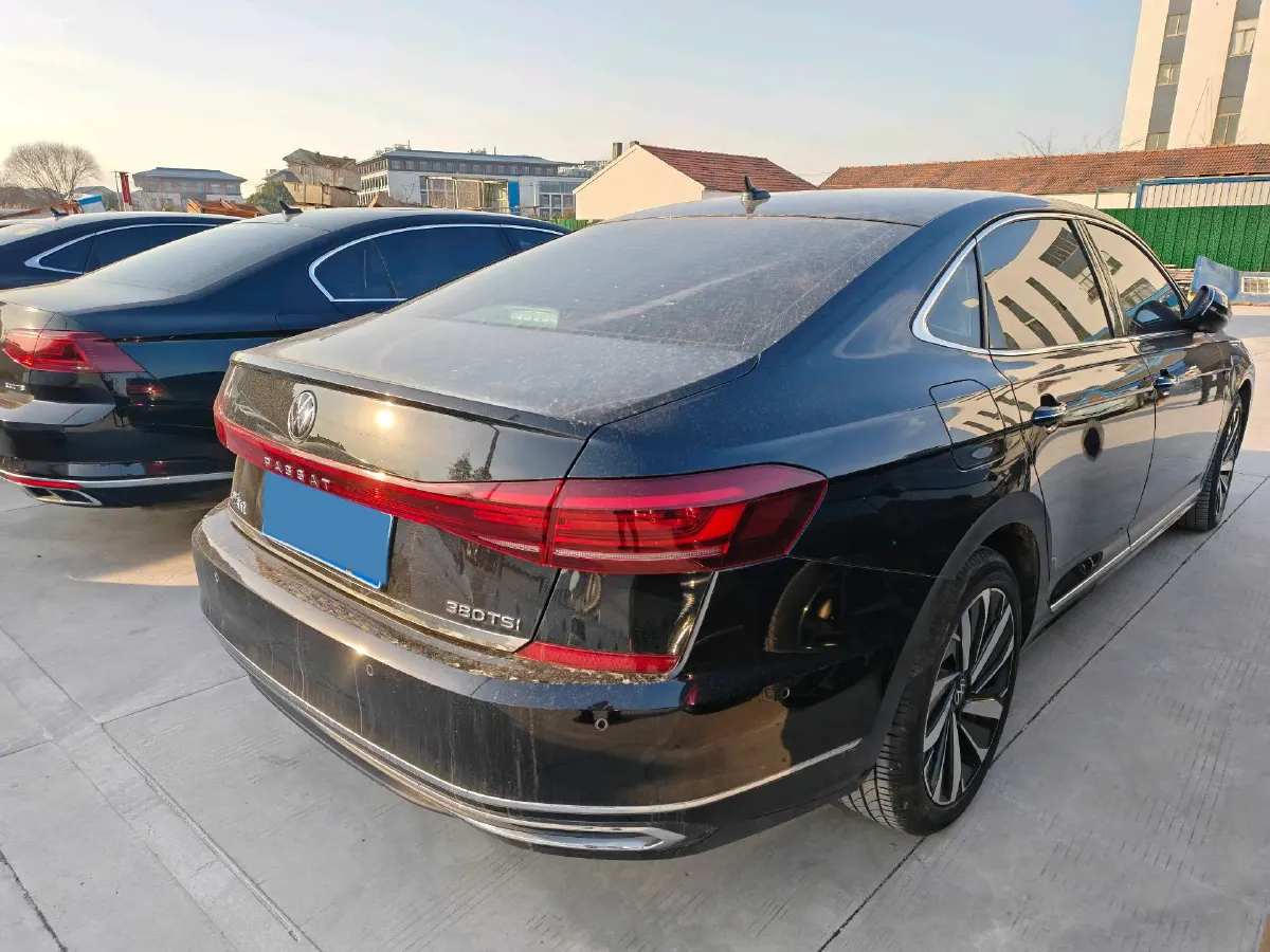 2023 Volkswagen Passat 2.0T 220HP L4 7DCT,autocango,china used car exporter,china ev exporter,chinese used car exporter,chinese used ev exporter