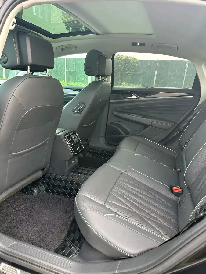 2023 Volkswagen Passat 2.0T 220HP L4 7DCT,autocango,china used car exporter,china ev exporter,chinese used car exporter,chinese used ev exporter