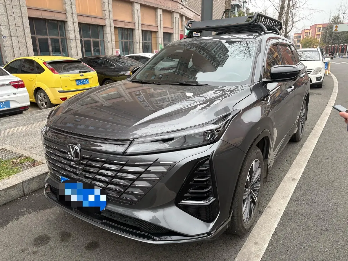 2023 ChangAn CS75 Plus 1.5T 188HP L4 8AT,autocango,china used car exporter,china ev exporter,chinese used car exporter,chinese used ev exporter
