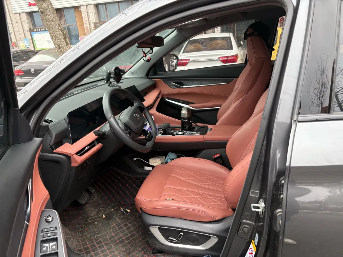 2023 ChangAn CS75 Plus 1.5T 188HP L4 8AT,autocango,china used car exporter,china ev exporter,chinese used car exporter,chinese used ev exporter