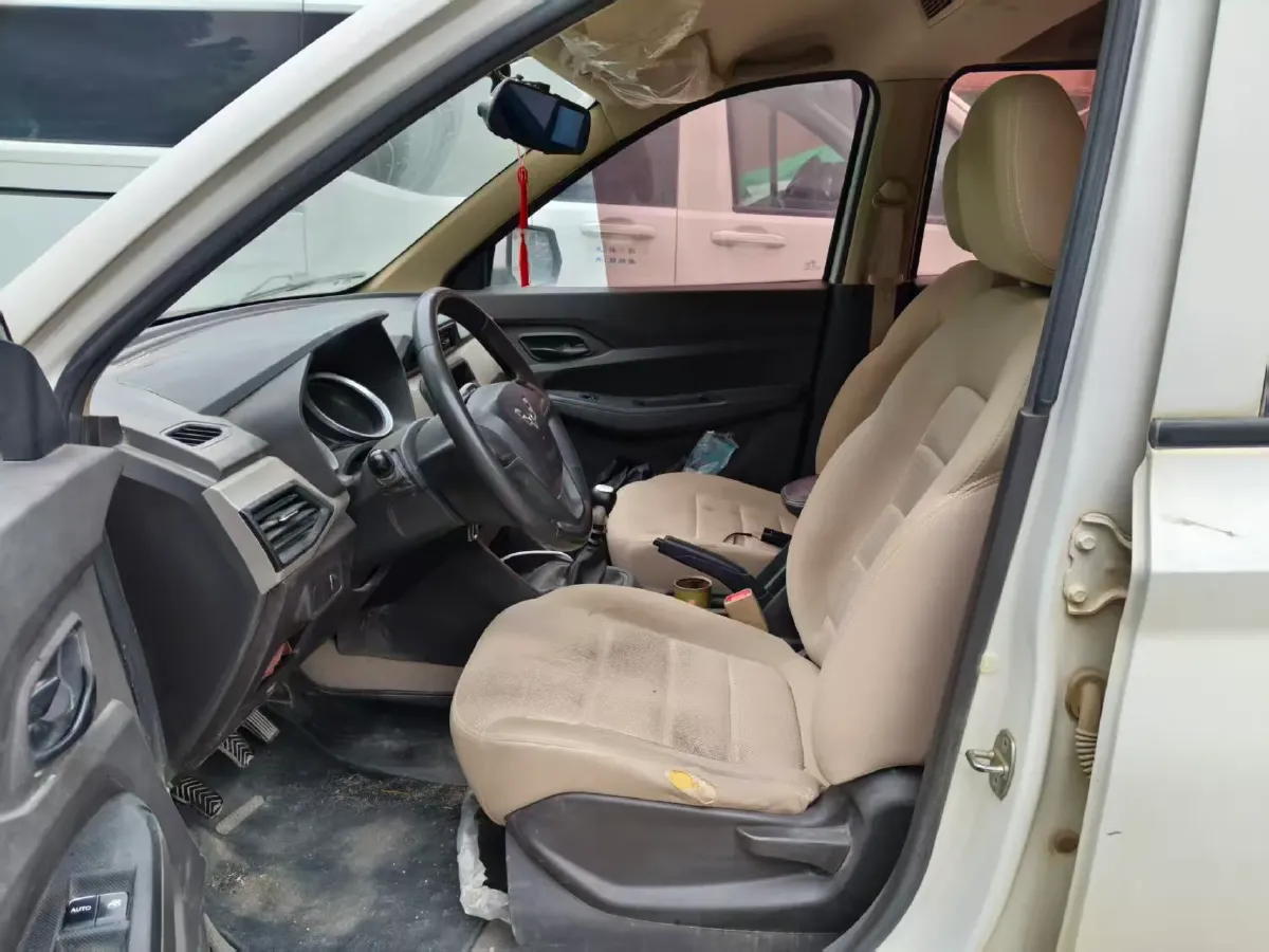 2019 WuLing HongGuang 1.5L 99HP L4 6MT,autocango,china used car exporter,china ev exporter,chinese used car exporter,chinese used ev exporter