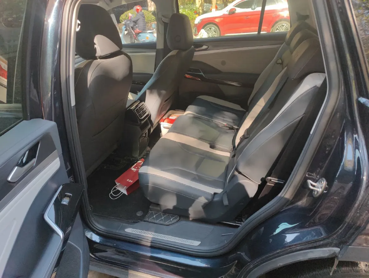 2021 Volkswagen ID.6 Crozz BEV 62.6KWH,autocango,china used car exporter,china ev exporter,chinese used car exporter,chinese used ev exporter