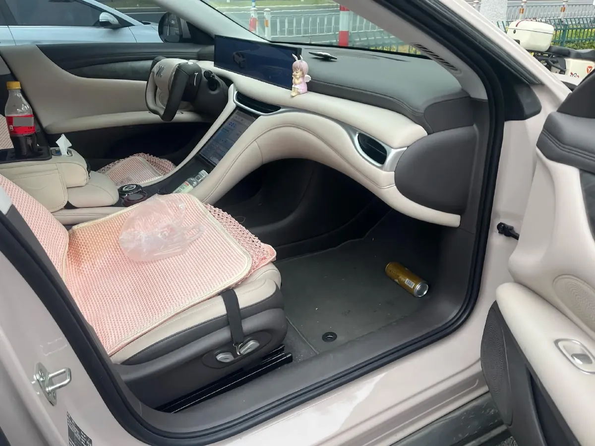 2024 IM L6 BEV 75KWH,autocango,china used car exporter,china ev exporter,chinese used car exporter,chinese used ev exporter