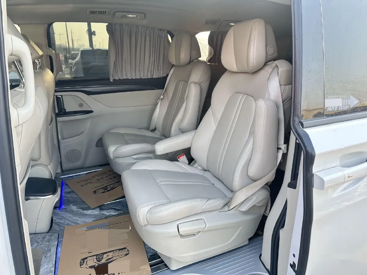 2022 Buick GL8 2.0T 237HP L4 9AT,autocango,china used car exporter,china ev exporter,chinese used car exporter,chinese used ev exporter